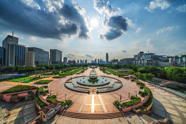 泉城廣場，20周年了！