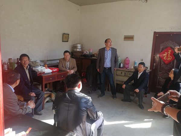 1603099233528001.jpg 03集團公司領導班子到趙家莊村進行精準扶貧調(diào)研.jpg